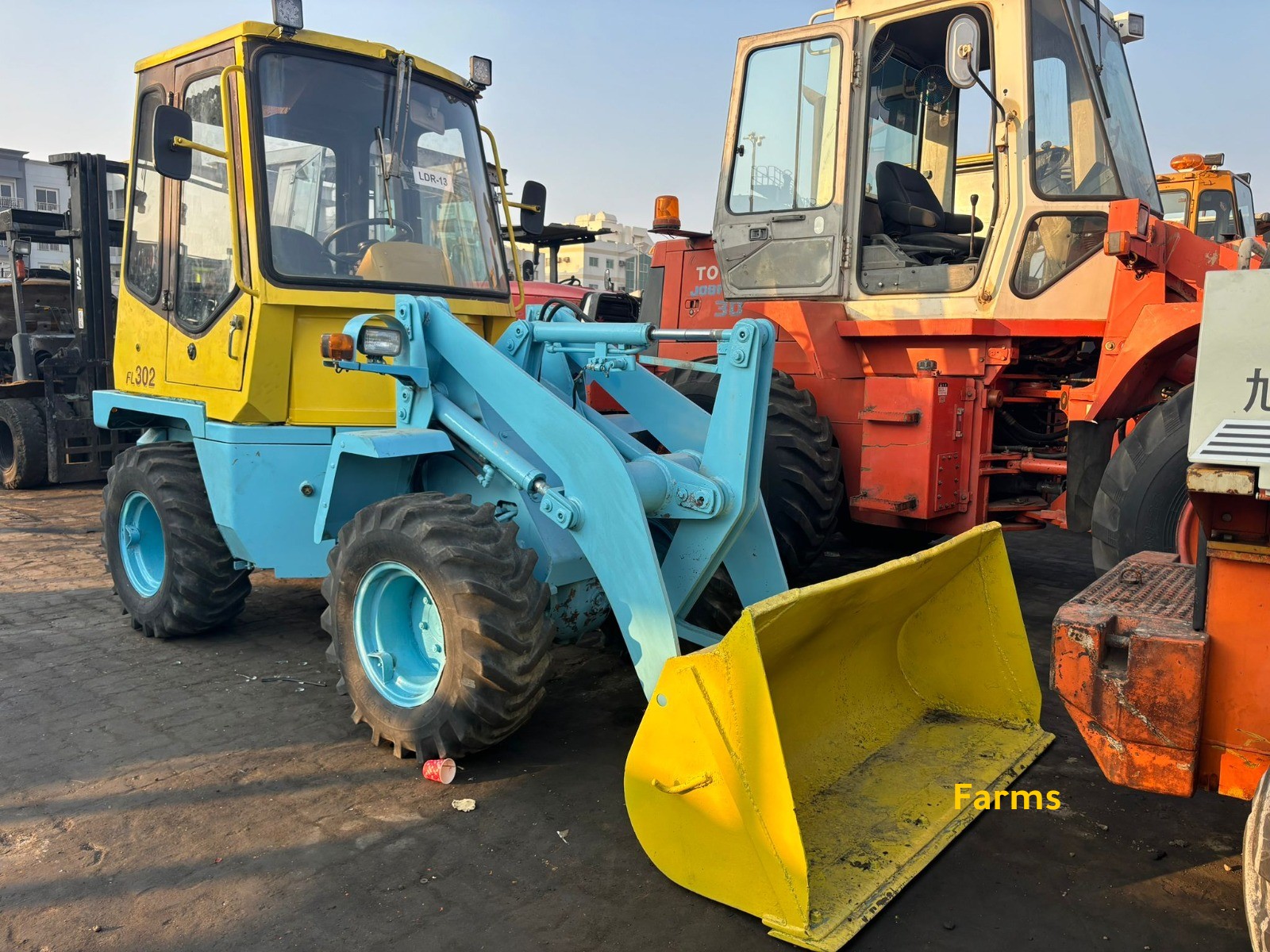 لودر فركاوا FL302-1 بكابينة